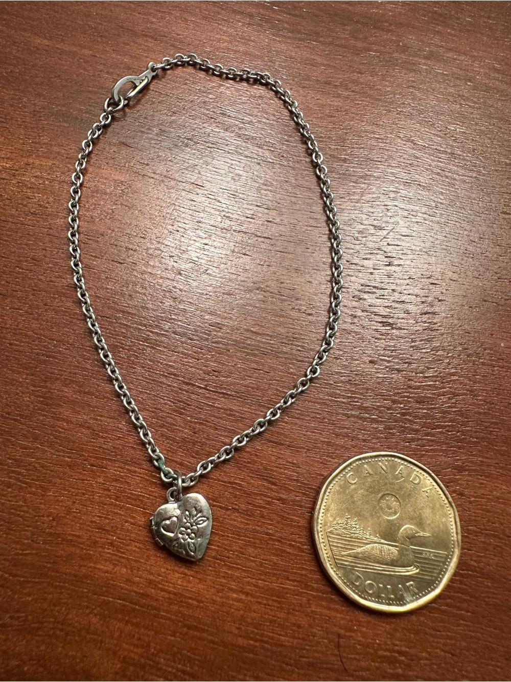 ⭐️ Vintage Anklet Locket  (stainless steel?) 80s?